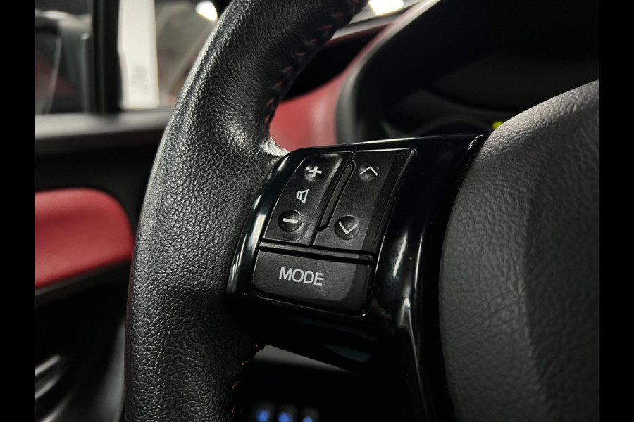 Toyota Yaris 1.5 Hybrid Bi-Tone | Lane | Camera | LED| Clima
