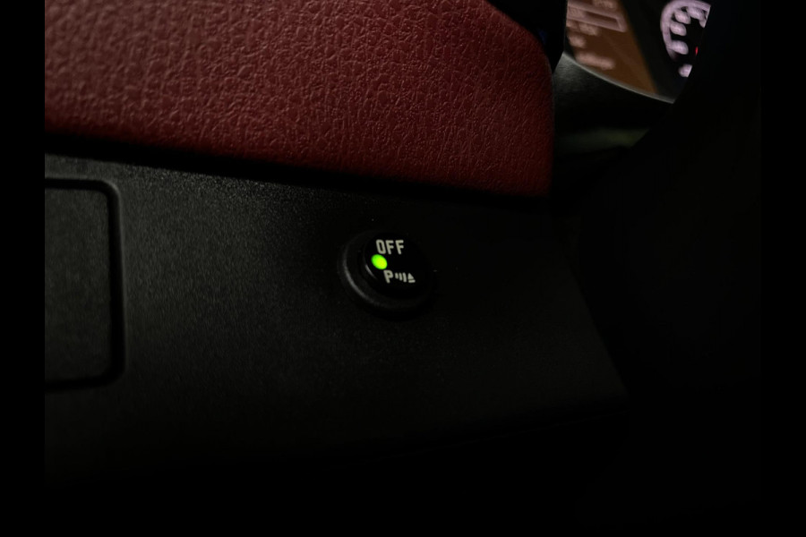 Toyota Yaris 1.5 Hybrid Bi-Tone | Lane | Camera | LED| Clima