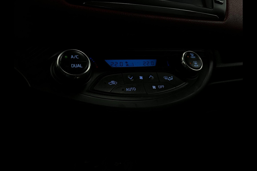 Toyota Yaris 1.5 Hybrid Bi-Tone | Lane | Camera | LED| Clima