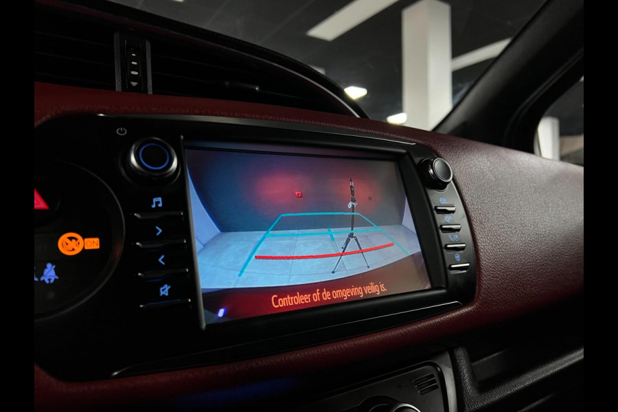 Toyota Yaris 1.5 Hybrid Bi-Tone | Lane | Camera | LED| Clima