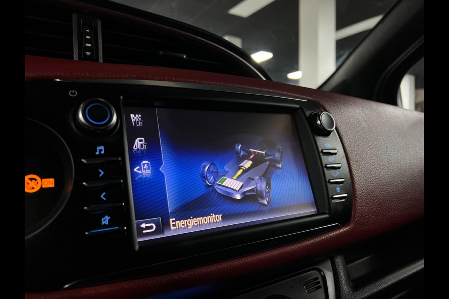 Toyota Yaris 1.5 Hybrid Bi-Tone | Lane | Camera | LED| Clima