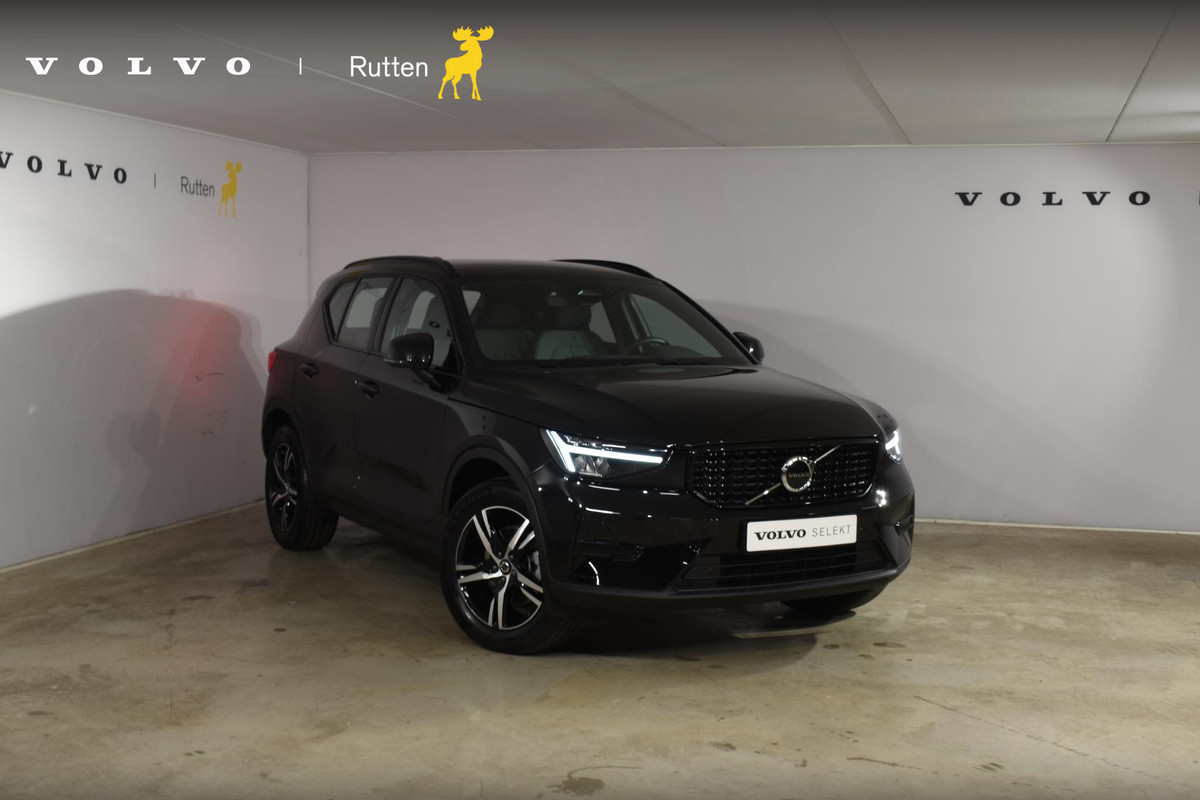 Volvo XC40 B4 211PK Automaat Plus Dark / Navigatie / Harman Kardon / Stuur & Stoelverwarming / LM Velgen / Trekhaak