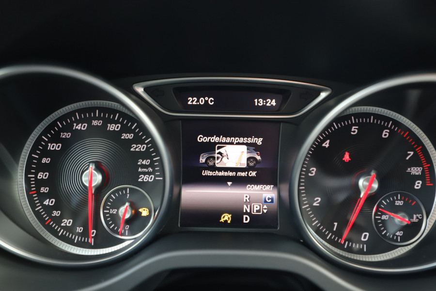 Mercedes-Benz GLA 200 Aut7 | 156PK | Panoramadak | Led | Stoelverwarming | Clima | 360 Camera | Cruise-control | 2017.