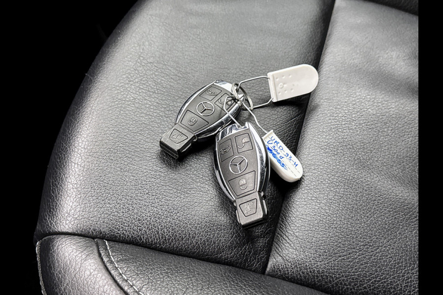 Mercedes-Benz V-Klasse 300d Extra Lang DC Avantgarde Edition Airmatic Luchtvering Memory seats Dubbele cabine Adaptieve cruise control Leder Navigatie