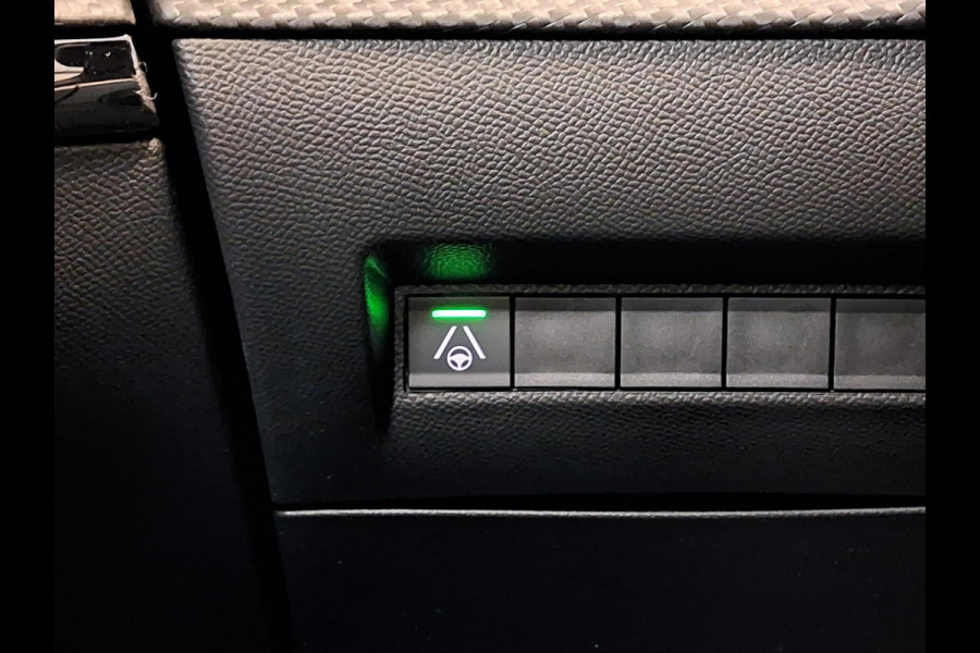 Peugeot 208 1.2 Hybrid 145 e-DCS6 GT Automaat | Navigatie | 360˚ Camera | Cruise Control Adaptief | Keyless Entry | Apple Carplay/Android Auto Draadloos |