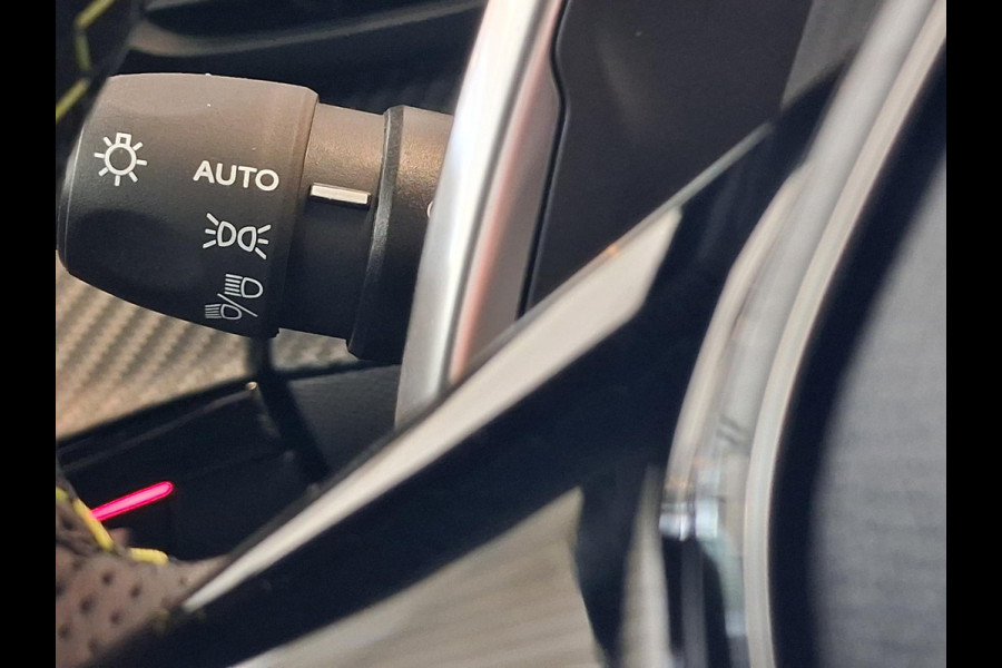 Peugeot 208 1.2 Hybrid 145 e-DCS6 GT Automaat | Navigatie | 360˚ Camera | Cruise Control Adaptief | Keyless Entry | Apple Carplay/Android Auto Draadloos |