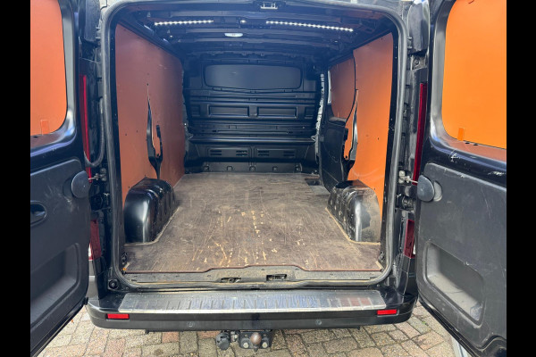 Renault Trafic 2.0 dCi 130 T29 L1H1 Luxe / Navi / Trekhaak / Clima / Keyless / Side Bars / Betimmering laadruimte Renault Trafic 2.0 dCi 130 T29 L1H1 Luxe / Navi / Trekhaak / Clima / Keyless / Side Bars / Betimmering laadruimte