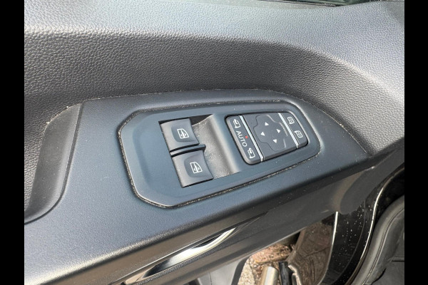 Renault Trafic 2.0 dCi 130 T29 L1H1 Luxe / Navi / Trekhaak / Clima / Keyless / Side Bars / Betimmering laadruimte Renault Trafic 2.0 dCi 130 T29 L1H1 Luxe / Navi / Trekhaak / Clima / Keyless / Side Bars / Betimmering laadruimte