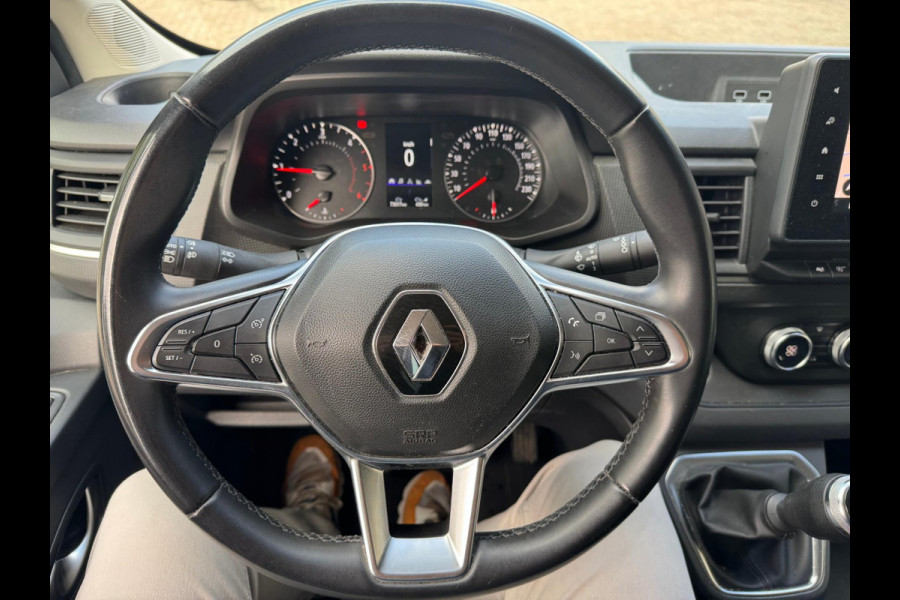 Renault Trafic 2.0 dCi 130 T29 L1H1 Luxe / Navi / Trekhaak / Clima / Keyless / Side Bars / Betimmering laadruimte Renault Trafic 2.0 dCi 130 T29 L1H1 Luxe / Navi / Trekhaak / Clima / Keyless / Side Bars / Betimmering laadruimte