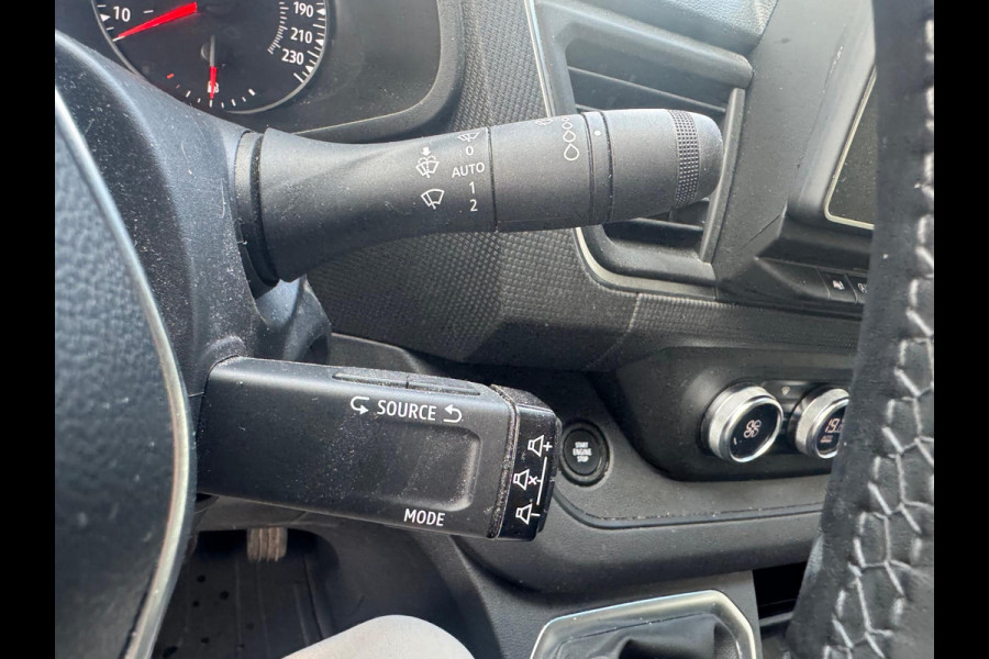 Renault Trafic 2.0 dCi 130 T29 L1H1 Luxe / Navi / Trekhaak / Clima / Keyless / Side Bars / Betimmering laadruimte Renault Trafic 2.0 dCi 130 T29 L1H1 Luxe / Navi / Trekhaak / Clima / Keyless / Side Bars / Betimmering laadruimte