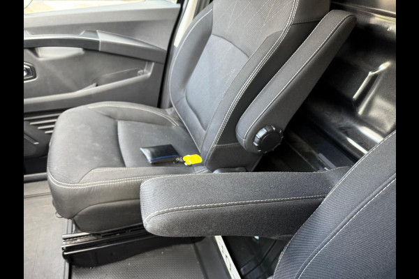 Renault Trafic 2.0 dCi 130 T29 L1H1 Luxe / Navi / Trekhaak / Clima / Keyless / Side Bars / Betimmering laadruimte Renault Trafic 2.0 dCi 130 T29 L1H1 Luxe / Navi / Trekhaak / Clima / Keyless / Side Bars / Betimmering laadruimte