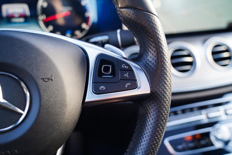 Mercedes-Benz E-Klasse 200 Business Solution AMG | Achterijtrijcamera | Widescreen | BTW | Pano