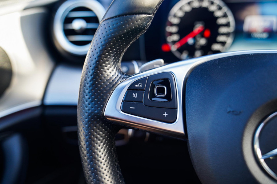 Mercedes-Benz E-Klasse 200 Business Solution AMG | Achterijtrijcamera | Widescreen | BTW | Pano