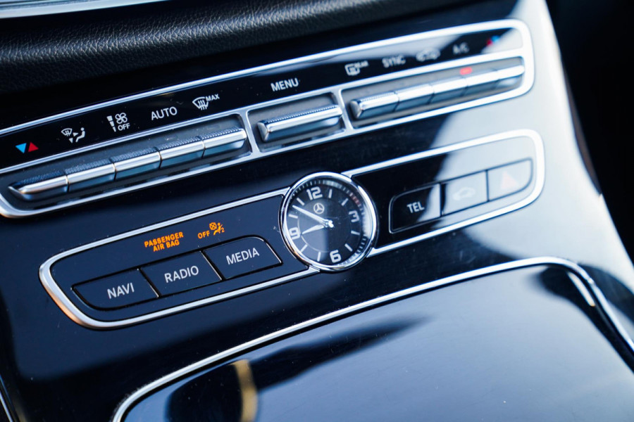 Mercedes-Benz E-Klasse 200 Business Solution AMG | Achterijtrijcamera | Widescreen | BTW | Pano