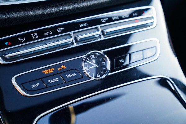 Mercedes-Benz E-Klasse 200 Business Solution AMG | Achterijtrijcamera | Widescreen | BTW | Pano