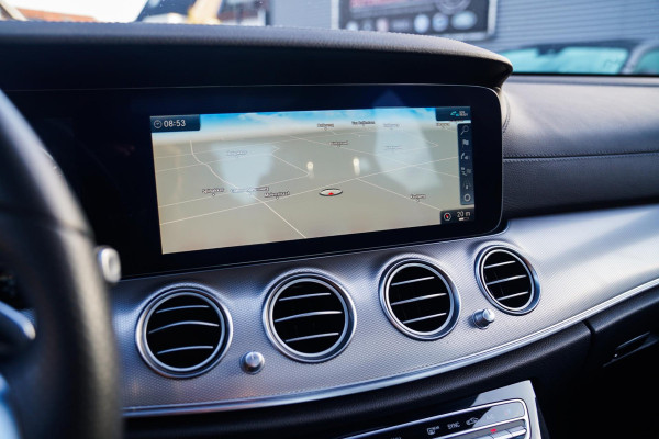 Mercedes-Benz E-Klasse 200 Business Solution AMG | Achterijtrijcamera | Widescreen | BTW | Pano