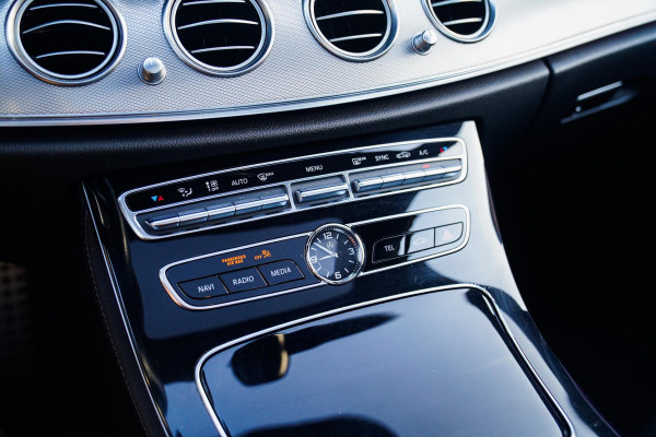 Mercedes-Benz E-Klasse 200 Business Solution AMG | Achterijtrijcamera | Widescreen | BTW | Pano