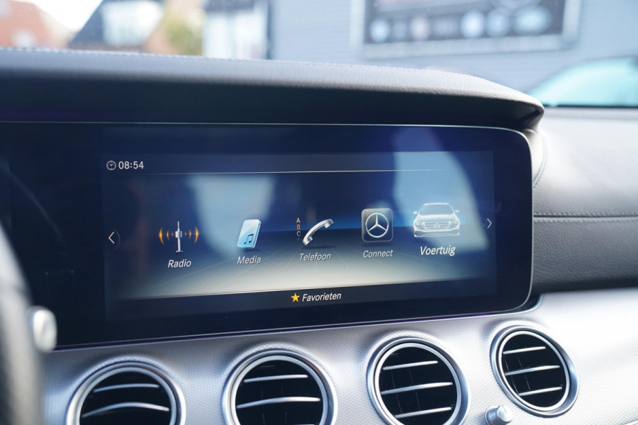 Mercedes-Benz E-Klasse 200 Business Solution AMG | Achterijtrijcamera | Widescreen | BTW | Pano