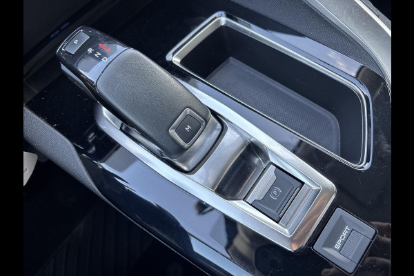 Peugeot 3008 1.2 PureTech Blue Lease Executive | automaat | navigatie | achteruitrijcamera | trekhaak afneembaar