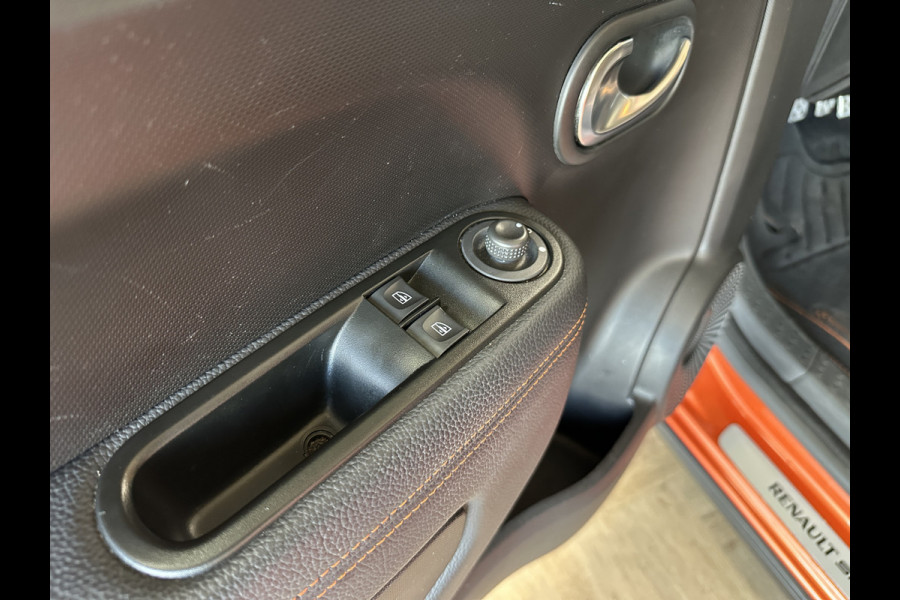 Renault Twingo 0.9 TCe GT 110pk Navi | 17" | Camera | Bluetooth | PDC | Clima | Cruise Control | Complete historie aanwezig