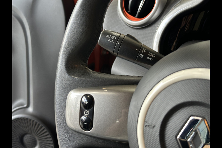 Renault Twingo 0.9 TCe GT 110pk Navi | 17" | Camera | Bluetooth | PDC | Clima | Cruise Control | Complete historie aanwezig