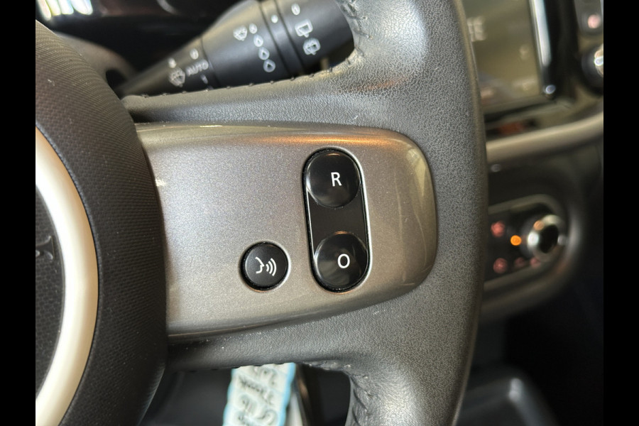 Renault Twingo 0.9 TCe GT 110pk Navi | 17" | Camera | Bluetooth | PDC | Clima | Cruise Control | Complete historie aanwezig