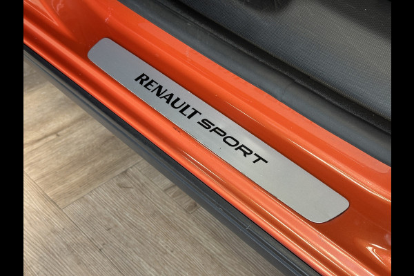 Renault Twingo 0.9 TCe GT 110pk Navi | 17" | Camera | Bluetooth | PDC | Clima | Cruise Control | Complete historie aanwezig