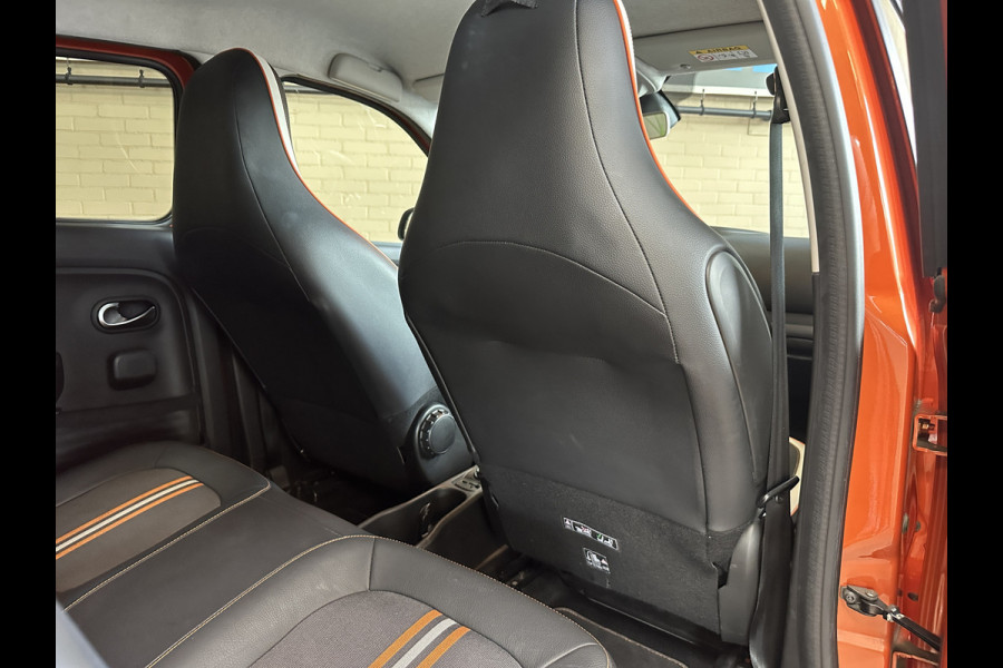 Renault Twingo 0.9 TCe GT 110pk Navi | 17" | Camera | Bluetooth | PDC | Clima | Cruise Control | Complete historie aanwezig