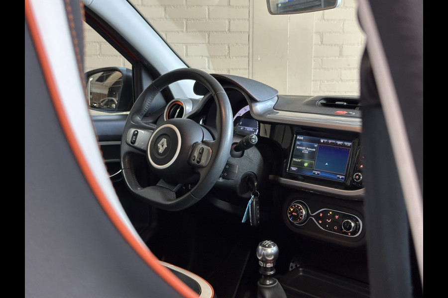 Renault Twingo 0.9 TCe GT 110pk Navi | 17" | Camera | Bluetooth | PDC | Clima | Cruise Control | Complete historie aanwezig