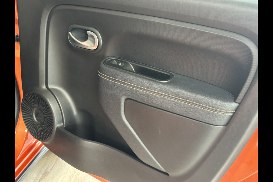 Renault Twingo 0.9 TCe GT 110pk Navi | 17" | Camera | Bluetooth | PDC | Clima | Cruise Control | Complete historie aanwezig