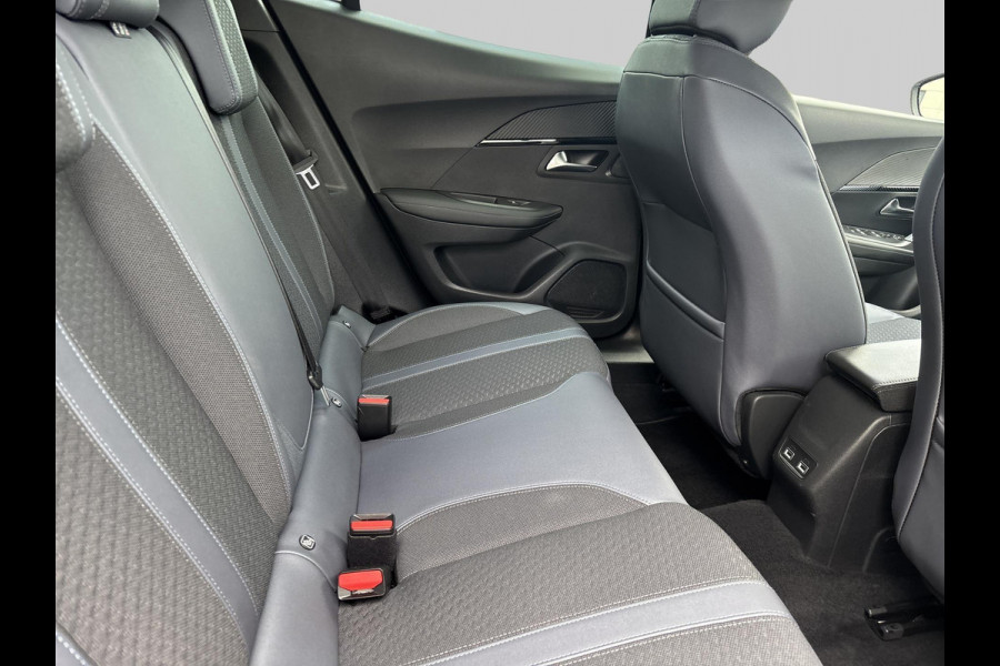 Peugeot 2008 1.2 PureTech Allure  | automaat | trekhaak Peugeot 2008 1.2 PureTech Allure  | automaat | trekhaak