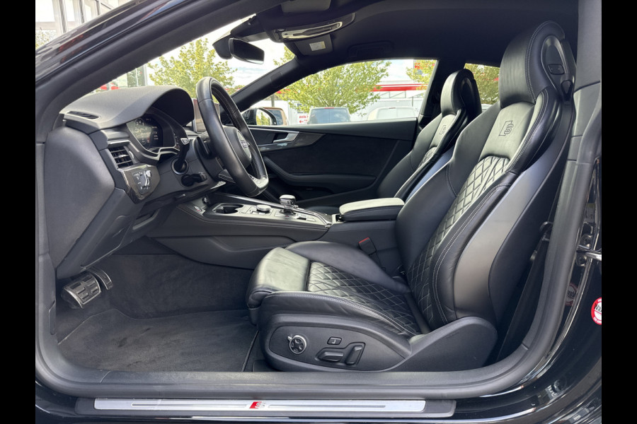 Audi A5 Coupé 3.0 TFSI S5 quattro Pro Line Plus | Carbon | 20'' | Massage | B&O | HUD | ACC | 360 Cam. Audi A5 Coupé 3.0 TFSI S5 quattro Pro Line Plus | Carbon | 20'' | Massage | B&O | HUD | ACC | 360 Cam.