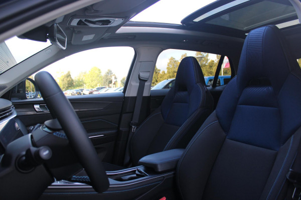 Lynk & Co 01 1.5 261PK PHEV | PANORAMA SCHUIF / KANTELDAK | INFINTY AUDIO | DODEHOEK DETECTIE | NAVIGATIE | DASHBOARD CAMERA | ELEKTRISCHE STOELVERSTELLING MET GEHEUGEN FUNCTIE | DAB+ RADIO | DRAADLOZE APPLE CARPLAY/ANDROID AUTO | DRAADLOZE TELEFOONLADER | ELEKTRISCH BEDIENBARE ACHTERKLEP | STOEL VERWARMING | 360° CAMERA | DODEHOEK DETECTIE | ZWARTE HEMEL BEKLEDING | KEYLESS ENTRY/START | 20" LICHTMETALEN VELGEN |