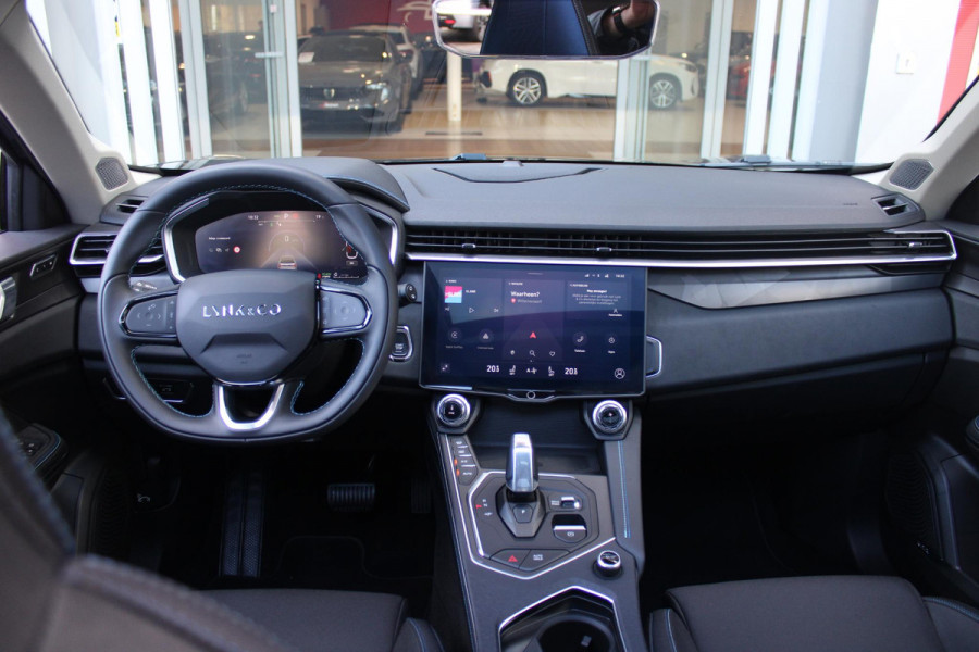 Lynk & Co 01 1.5 261PK PHEV | PANORAMA SCHUIF / KANTELDAK | INFINTY AUDIO | DODEHOEK DETECTIE | NAVIGATIE | DASHBOARD CAMERA | ELEKTRISCHE STOELVERSTELLING MET GEHEUGEN FUNCTIE | DAB+ RADIO | DRAADLOZE APPLE CARPLAY/ANDROID AUTO | DRAADLOZE TELEFOONLADER | ELEKTRISCH BEDIENBARE ACHTERKLEP | STOEL VERWARMING | 360° CAMERA | DODEHOEK DETECTIE | ZWARTE HEMEL BEKLEDING | KEYLESS ENTRY/START | 20" LICHTMETALEN VELGEN |