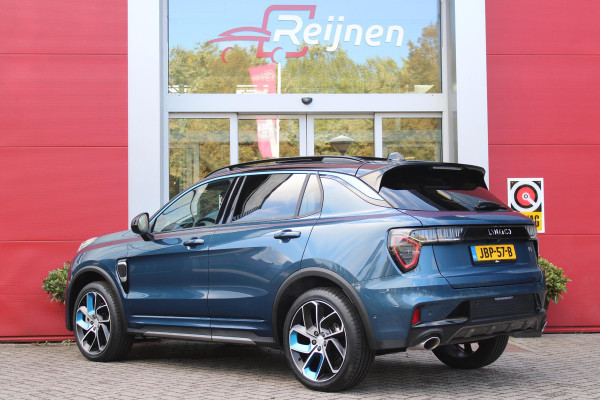 Lynk & Co 01 1.5 261PK PHEV | PANORAMA SCHUIF / KANTELDAK | INFINTY AUDIO | DODEHOEK DETECTIE | NAVIGATIE | DASHBOARD CAMERA | ELEKTRISCHE STOELVERSTELLING MET GEHEUGEN FUNCTIE | DAB+ RADIO | DRAADLOZE APPLE CARPLAY/ANDROID AUTO | DRAADLOZE TELEFOONLADER | ELEKTRISCH BEDIENBARE ACHTERKLEP | STOEL VERWARMING | 360° CAMERA | DODEHOEK DETECTIE | ZWARTE HEMEL BEKLEDING | KEYLESS ENTRY/START | 20" LICHTMETALEN VELGEN |