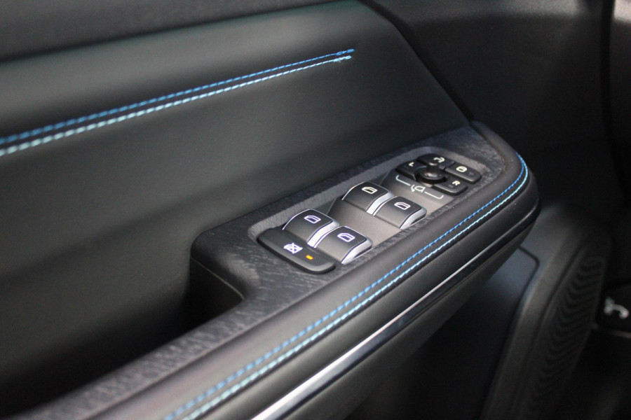 Lynk & Co 01 1.5 261PK PHEV | PANORAMA SCHUIF / KANTELDAK | INFINTY AUDIO | DODEHOEK DETECTIE | NAVIGATIE | DASHBOARD CAMERA | ELEKTRISCHE STOELVERSTELLING MET GEHEUGEN FUNCTIE | DAB+ RADIO | DRAADLOZE APPLE CARPLAY/ANDROID AUTO | DRAADLOZE TELEFOONLADER | ELEKTRISCH BEDIENBARE ACHTERKLEP | STOEL VERWARMING | 360° CAMERA | DODEHOEK DETECTIE | ZWARTE HEMEL BEKLEDING | KEYLESS ENTRY/START | 20" LICHTMETALEN VELGEN |