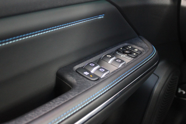 Lynk & Co 01 1.5 261PK PHEV | PANORAMA SCHUIF / KANTELDAK | INFINTY AUDIO | DODEHOEK DETECTIE | NAVIGATIE | DASHBOARD CAMERA | ELEKTRISCHE STOELVERSTELLING MET GEHEUGEN FUNCTIE | DAB+ RADIO | DRAADLOZE APPLE CARPLAY/ANDROID AUTO | DRAADLOZE TELEFOONLADER | ELEKTRISCH BEDIENBARE ACHTERKLEP | STOEL VERWARMING | 360° CAMERA | DODEHOEK DETECTIE | ZWARTE HEMEL BEKLEDING | KEYLESS ENTRY/START | 20" LICHTMETALEN VELGEN |
