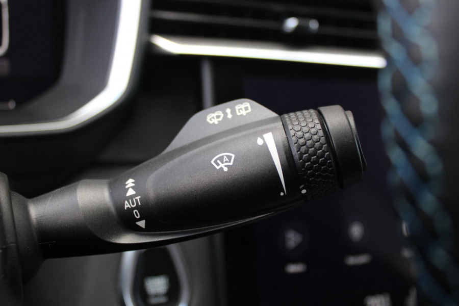 Lynk & Co 01 1.5 261PK PHEV | PANORAMA SCHUIF / KANTELDAK | INFINTY AUDIO | DODEHOEK DETECTIE | NAVIGATIE | DASHBOARD CAMERA | ELEKTRISCHE STOELVERSTELLING MET GEHEUGEN FUNCTIE | DAB+ RADIO | DRAADLOZE APPLE CARPLAY/ANDROID AUTO | DRAADLOZE TELEFOONLADER | ELEKTRISCH BEDIENBARE ACHTERKLEP | STOEL VERWARMING | 360° CAMERA | DODEHOEK DETECTIE | ZWARTE HEMEL BEKLEDING | KEYLESS ENTRY/START | 20" LICHTMETALEN VELGEN |