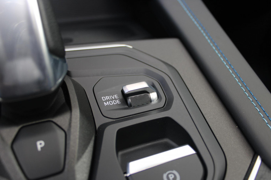 Lynk & Co 01 1.5 261PK PHEV | PANORAMA SCHUIF / KANTELDAK | INFINTY AUDIO | DODEHOEK DETECTIE | NAVIGATIE | DASHBOARD CAMERA | ELEKTRISCHE STOELVERSTELLING MET GEHEUGEN FUNCTIE | DAB+ RADIO | DRAADLOZE APPLE CARPLAY/ANDROID AUTO | DRAADLOZE TELEFOONLADER | ELEKTRISCH BEDIENBARE ACHTERKLEP | STOEL VERWARMING | 360° CAMERA | DODEHOEK DETECTIE | ZWARTE HEMEL BEKLEDING | KEYLESS ENTRY/START | 20" LICHTMETALEN VELGEN |