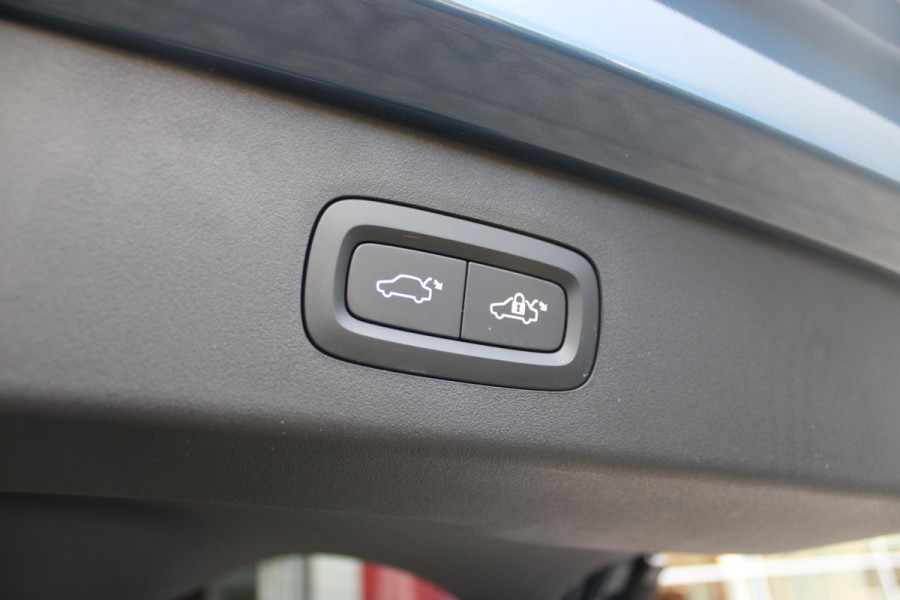 Lynk & Co 01 1.5 261PK PHEV | PANORAMA SCHUIF / KANTELDAK | INFINTY AUDIO | DODEHOEK DETECTIE | NAVIGATIE | DASHBOARD CAMERA | ELEKTRISCHE STOELVERSTELLING MET GEHEUGEN FUNCTIE | DAB+ RADIO | DRAADLOZE APPLE CARPLAY/ANDROID AUTO | DRAADLOZE TELEFOONLADER | ELEKTRISCH BEDIENBARE ACHTERKLEP | STOEL VERWARMING | 360° CAMERA | DODEHOEK DETECTIE | ZWARTE HEMEL BEKLEDING | KEYLESS ENTRY/START | 20" LICHTMETALEN VELGEN |
