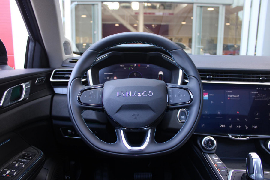 Lynk & Co 01 1.5 261PK PHEV | PANORAMA SCHUIF / KANTELDAK | INFINTY AUDIO | DODEHOEK DETECTIE | NAVIGATIE | DASHBOARD CAMERA | ELEKTRISCHE STOELVERSTELLING MET GEHEUGEN FUNCTIE | DAB+ RADIO | DRAADLOZE APPLE CARPLAY/ANDROID AUTO | DRAADLOZE TELEFOONLADER | ELEKTRISCH BEDIENBARE ACHTERKLEP | STOEL VERWARMING | 360° CAMERA | DODEHOEK DETECTIE | ZWARTE HEMEL BEKLEDING | KEYLESS ENTRY/START | 20" LICHTMETALEN VELGEN |