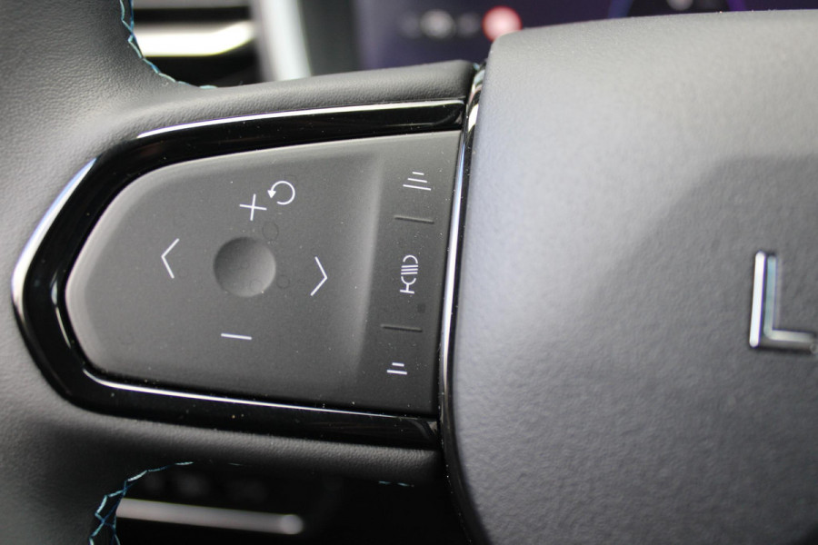 Lynk & Co 01 1.5 261PK PHEV | PANORAMA SCHUIF / KANTELDAK | INFINTY AUDIO | DODEHOEK DETECTIE | NAVIGATIE | DASHBOARD CAMERA | ELEKTRISCHE STOELVERSTELLING MET GEHEUGEN FUNCTIE | DAB+ RADIO | DRAADLOZE APPLE CARPLAY/ANDROID AUTO | DRAADLOZE TELEFOONLADER | ELEKTRISCH BEDIENBARE ACHTERKLEP | STOEL VERWARMING | 360° CAMERA | DODEHOEK DETECTIE | ZWARTE HEMEL BEKLEDING | KEYLESS ENTRY/START | 20" LICHTMETALEN VELGEN |