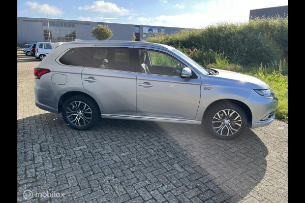Mitsubishi Outlander 2.4 PHEV Intense+ Trekhaak carplay