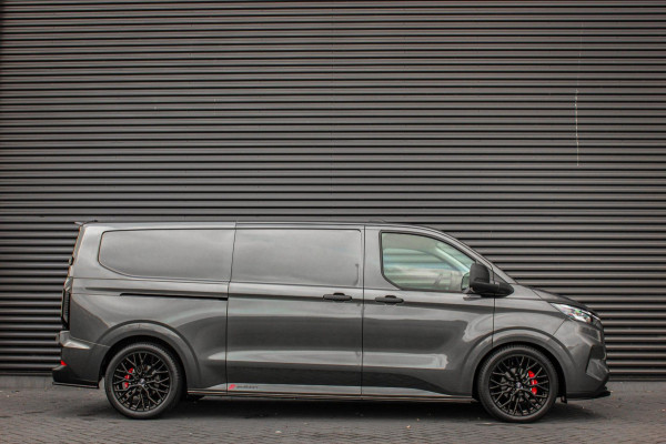 Ford Transit Custom 320 2.0 TDCI L2H1 170PK AWD 4X4 JB-EDITION / 3-ZITS / DRIVERS PACK / NAVIGATIE / FULL BLACK / BPM VRIJ / APPLE