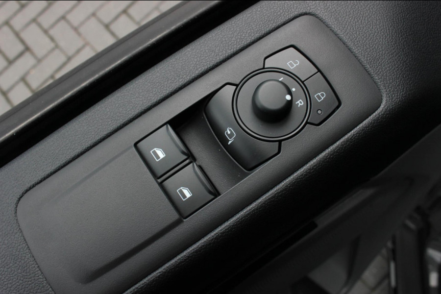 Ford Transit Custom 320 2.0 TDCI L2H1 170PK AWD 4X4 JB-EDITION / 3-ZITS / DRIVERS PACK / NAVIGATIE / FULL BLACK / BPM VRIJ / APPLE