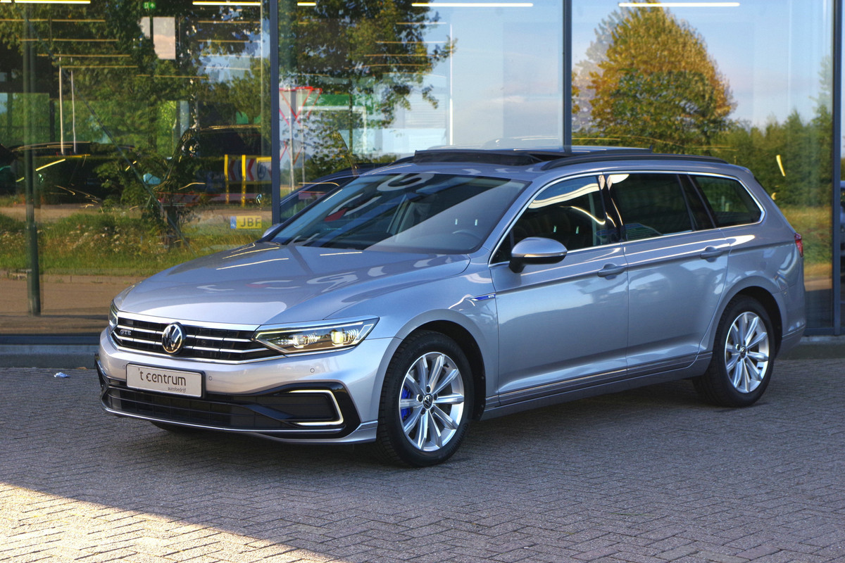 Volkswagen Passat Variant 1.4 TSI PHEV GTE Business 218 PK, Panoramadak, Camera, LED-Matrix