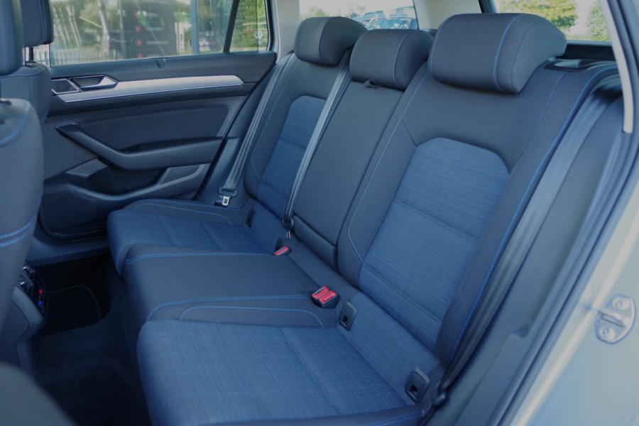 Volkswagen Passat Variant 1.4 TSI PHEV GTE Business 218 PK, Panoramadak, Camera, LED-Matrix