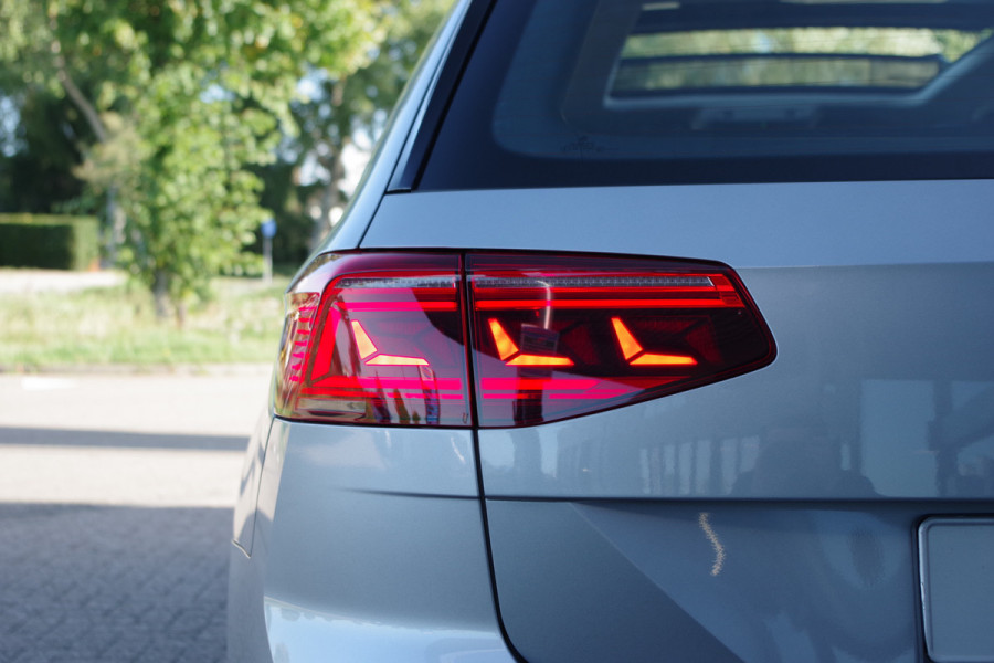 Volkswagen Passat Variant 1.4 TSI PHEV GTE Business 218 PK, Panoramadak, Camera, LED-Matrix
