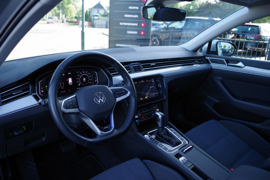 Volkswagen Passat Variant 1.4 TSI PHEV GTE Business 218 PK, Panoramadak, Camera, LED-Matrix