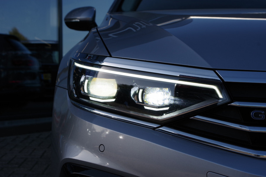 Volkswagen Passat Variant 1.4 TSI PHEV GTE Business 218 PK, Panoramadak, Camera, LED-Matrix